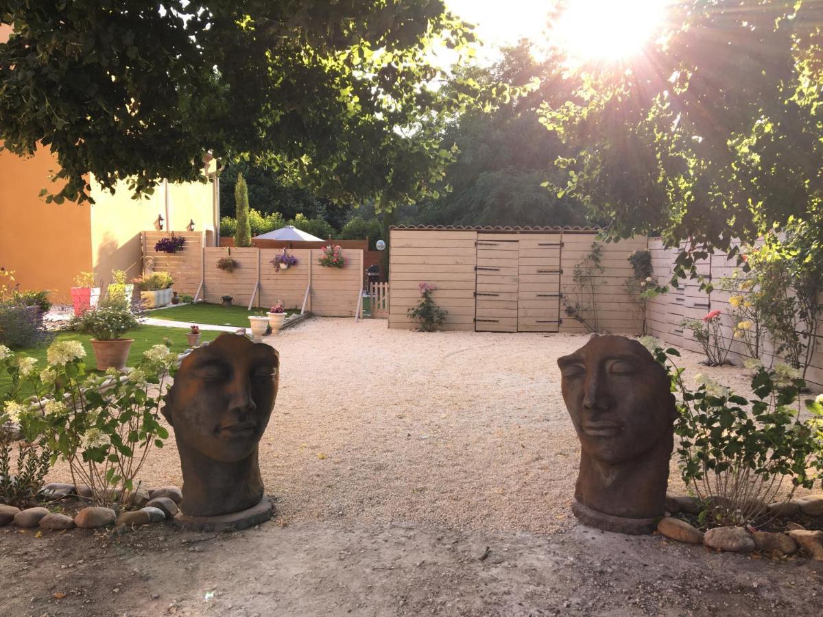 Mas Le Nathakassou Villa Cabannes Exterior foto